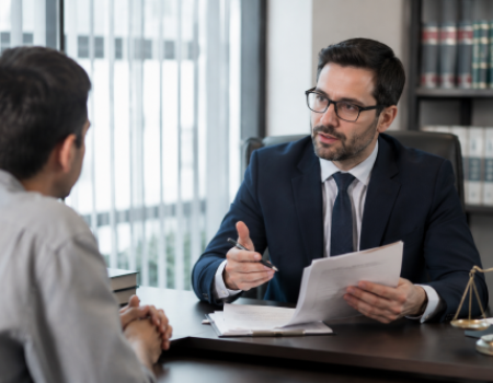 Trabalhador registrado com salário menor: o que fazer quando parte do pagamento é “por fora”?